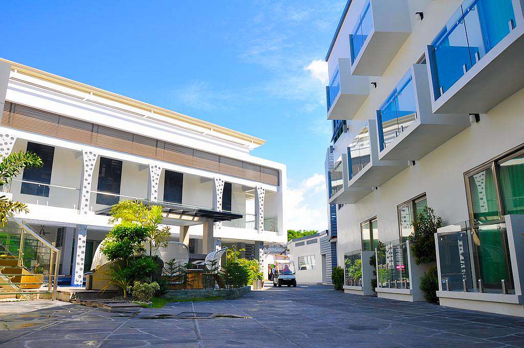Book here now at the hotel eloisa royal suites, mactan, philippines and get the best prices! 006